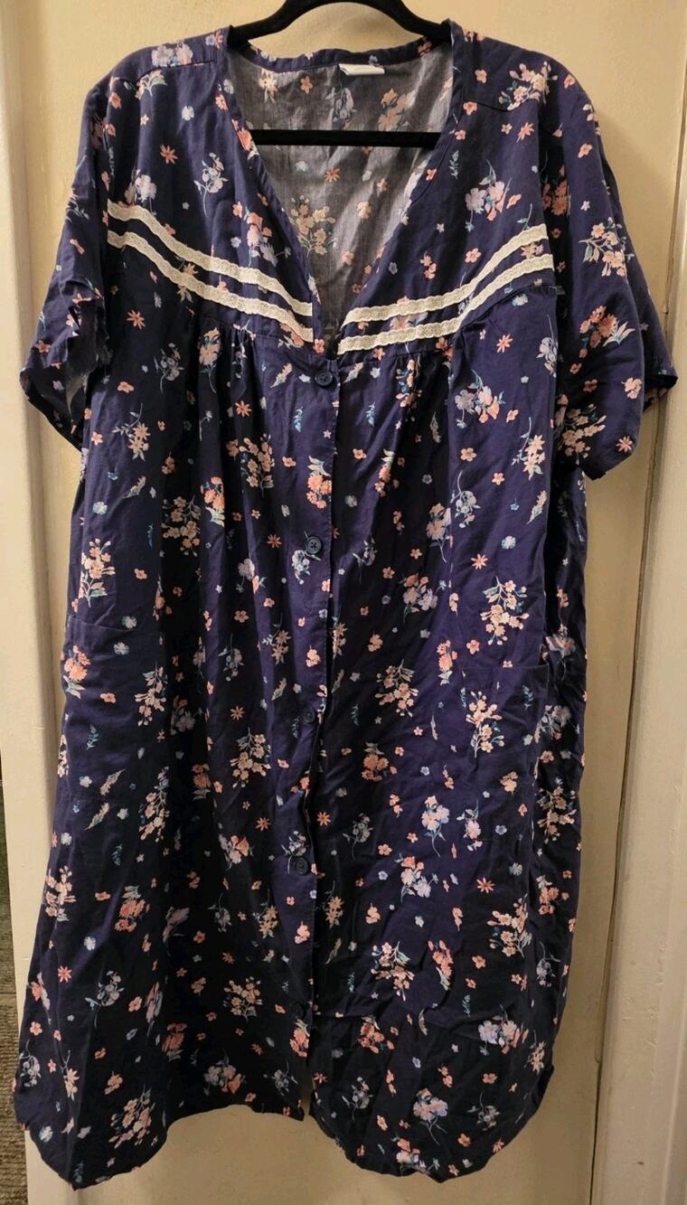 Croft and Barrow Blue Floral Print Short Sleeve Nightgown Size 3X Trad Wife